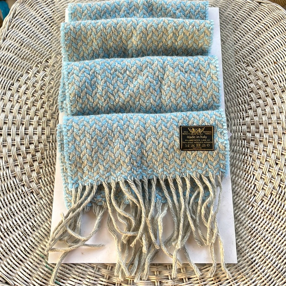 Lambs wool blend scarf